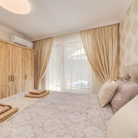 Deluxe&central Garden Apartment