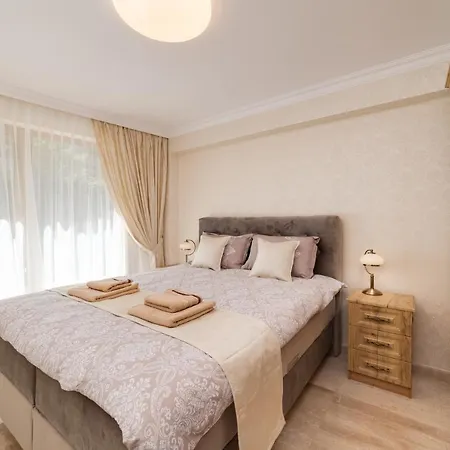 Daire Deluxe And Garden