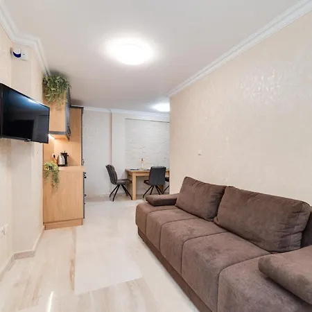 Deluxe And Garden Daire *
