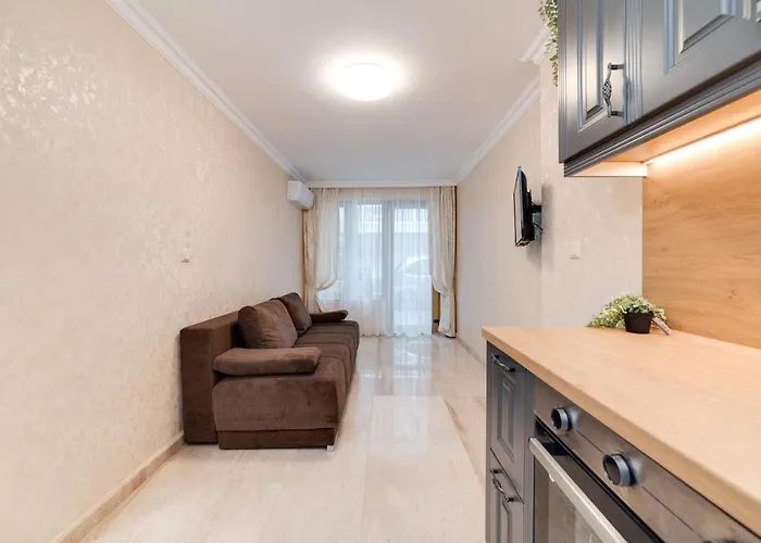 Deluxe And Garden Varna